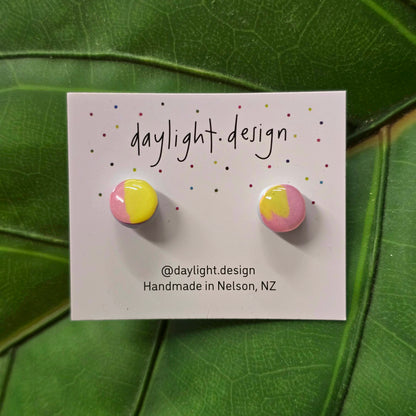 Daylight Design | Resin Studs
