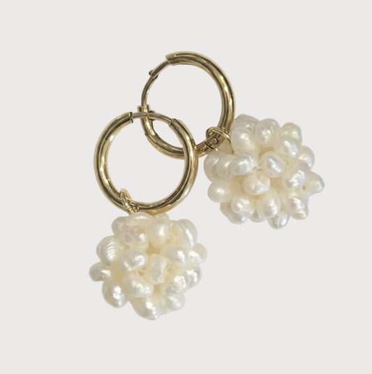 Clustered Pearl Huggies