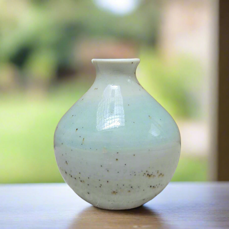 winnceramicsbudvaseeclecticdesignhouse2
