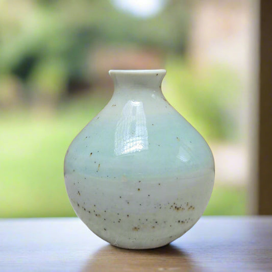 winnceramicsbudvaseeclecticdesignhouse2